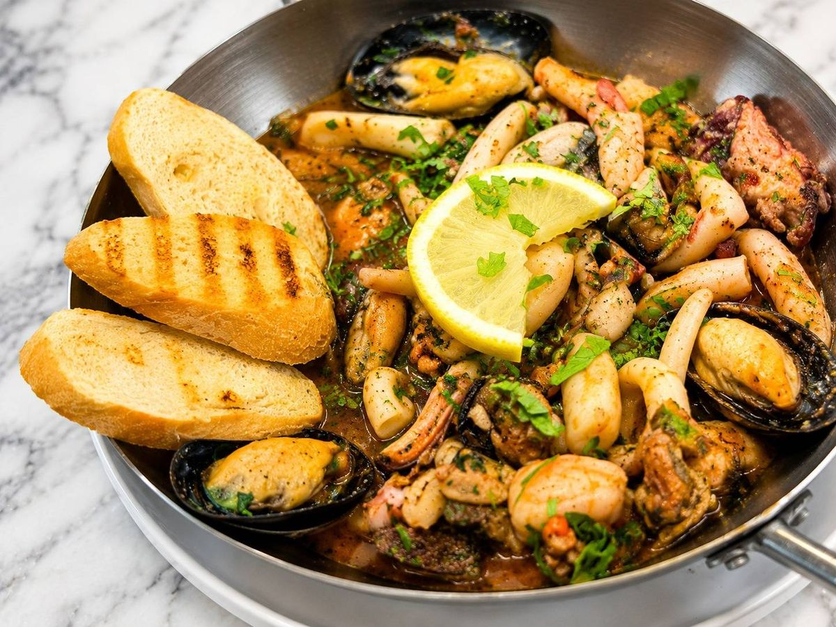 Mix Fructe de Mare la Tigaie 